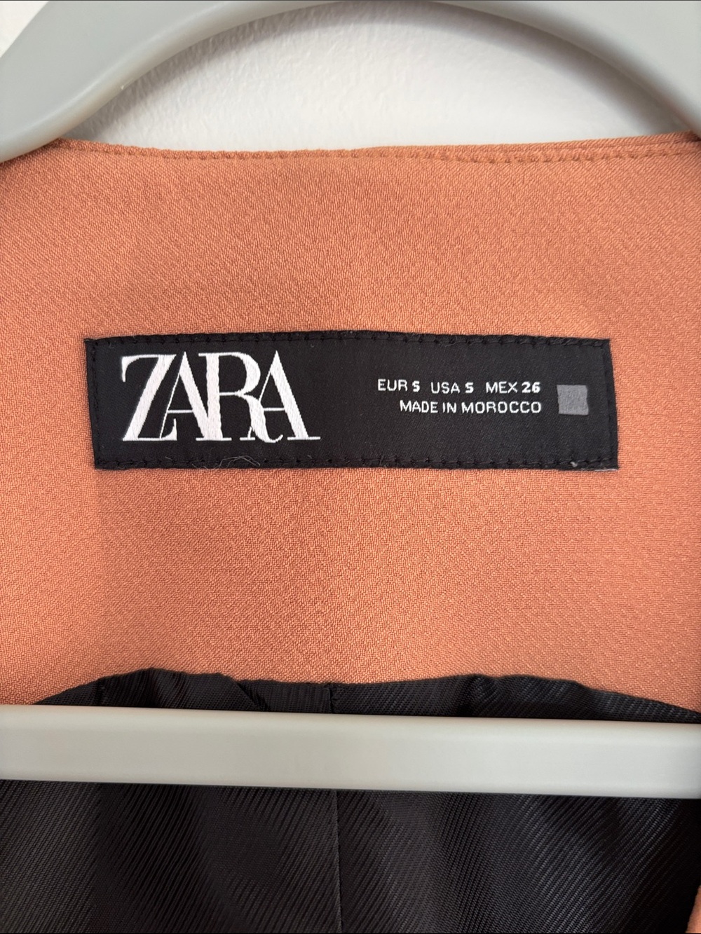 ZARA Women Camel Solid V-Neck Button Front Lined Vest Waistcoat Size Small - Picture 2 of 3